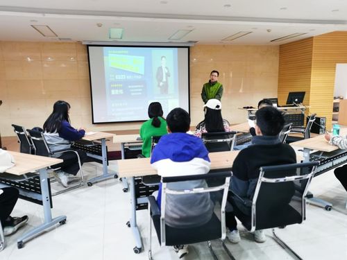 安陽工學院職業生涯咨詢室 精準就業指導與信息咨詢服務的創新實踐